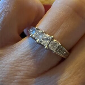 14K White Gold Natural Diamond Ring – Three-Stone Design (Maker Mark: HK)